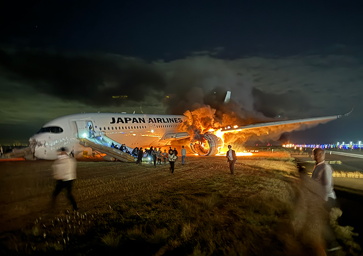 “日航機炎上